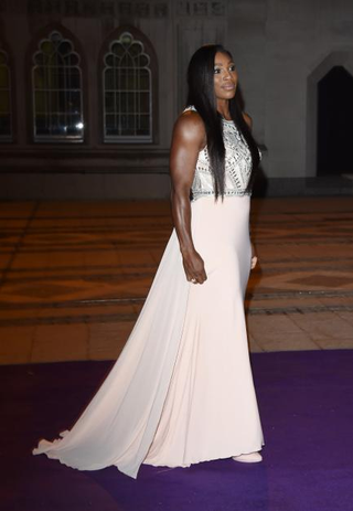 Illustration for article titled Serena Williams Stuns at the Wimbledon Champions’ Dinner Â